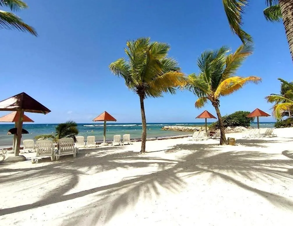 Tropic Appartements Village Vacances Vue Mer Guadeloupe St Anne Sainte-Anne  Apartment